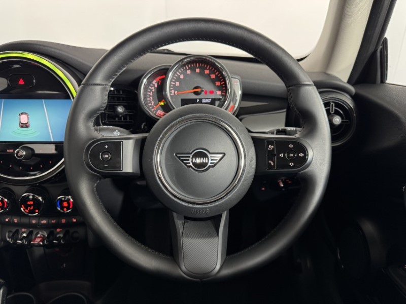 2021 (21) MINI HATCHBACK 1.5 Cooper Classic 3dr Auto 5669096