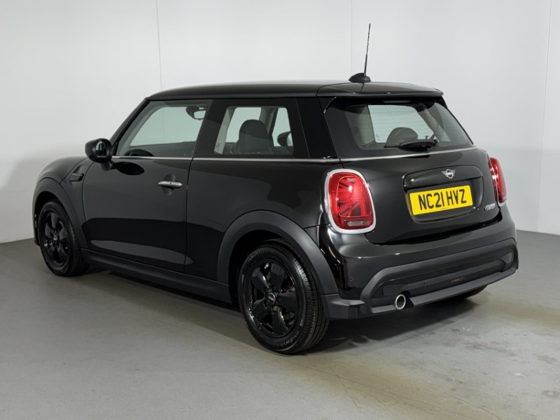 2021 (21) MINI HATCHBACK 1.5 Cooper Classic 3dr Auto 5669136