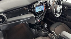 2021 (21) MINI HATCHBACK 1.5 Cooper Classic 3dr Auto 5669127