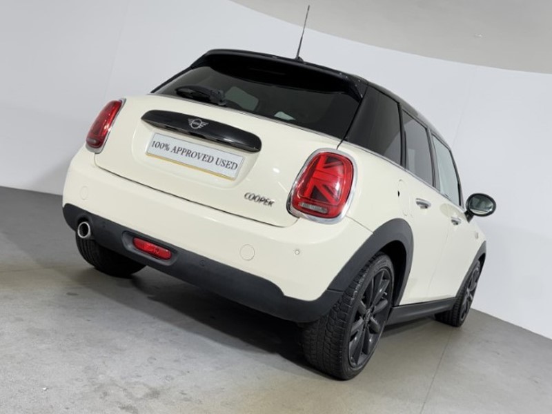 2018 (68) MINI HATCHBACK 1.5 Cooper II 5dr 5659033