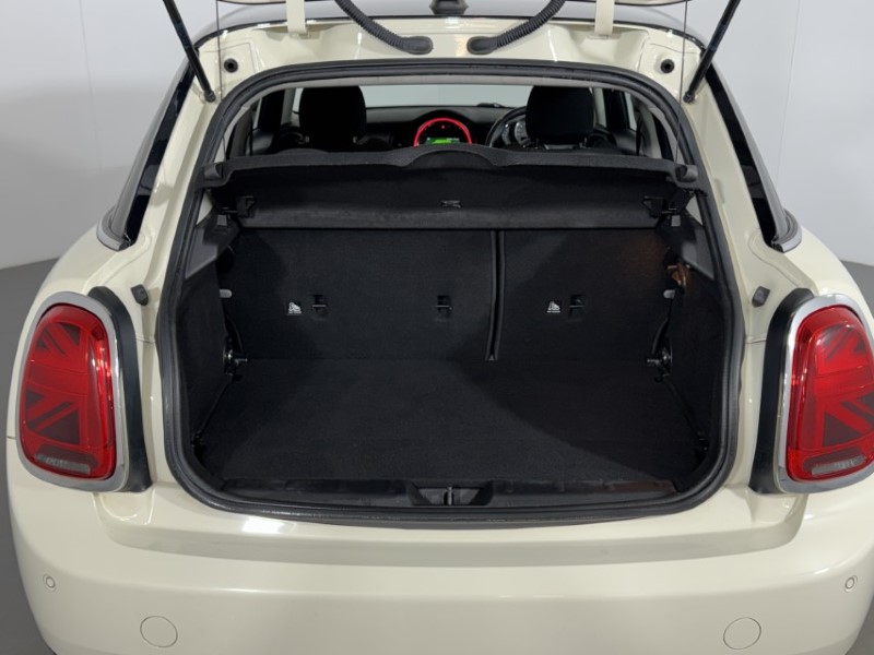2018 (68) MINI HATCHBACK 1.5 Cooper II 5dr 5658919