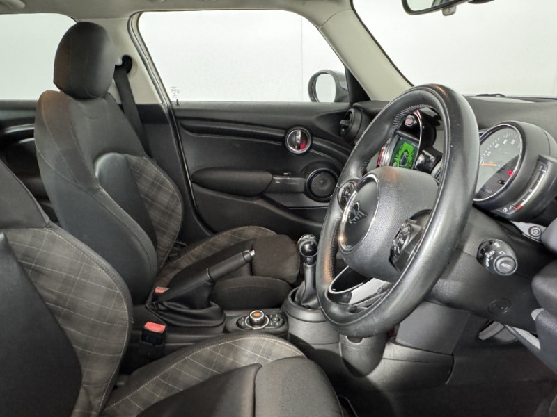 2018 (68) MINI HATCHBACK 1.5 Cooper II 5dr 5658906