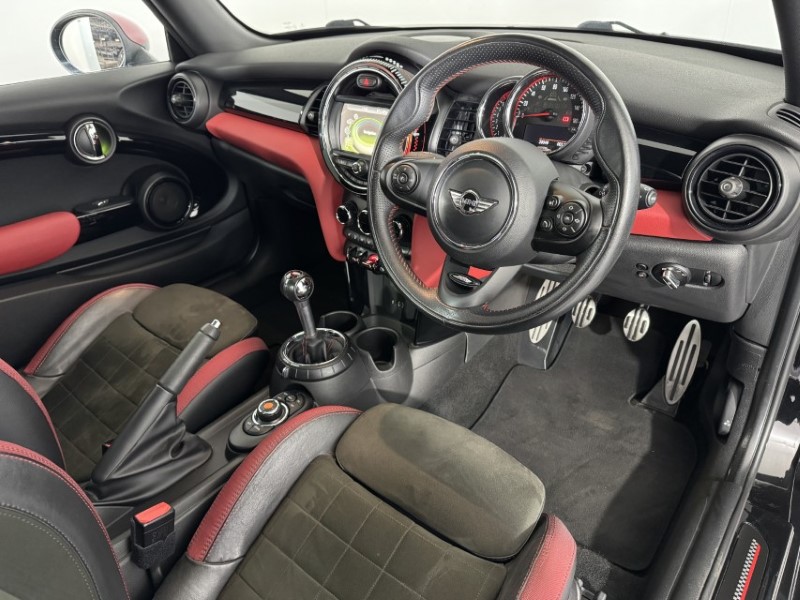 2017 (17) MINI HATCHBACK 2.0 John Cooper Works 3dr 5647465