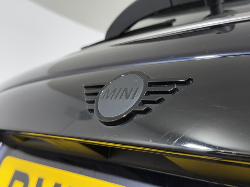 2023 (73) MINI HATCHBACK 1.5 Cooper Exclusive Premium 5dr Auto 5660652
