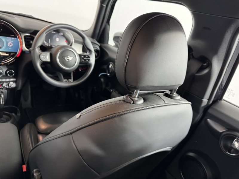 2023 (73) MINI HATCHBACK 1.5 Cooper Exclusive Premium 5dr Auto 5660656