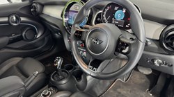 2023 (73) MINI HATCHBACK 1.5 Cooper Exclusive Premium 5dr Auto 5660636