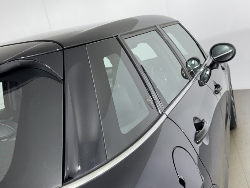 2023 (73) MINI HATCHBACK 1.5 Cooper Exclusive Premium 5dr Auto 5660649