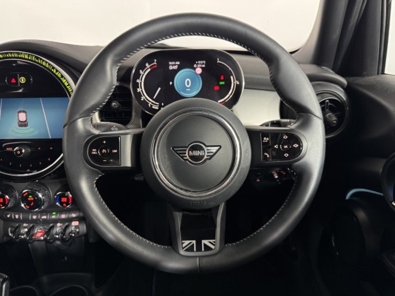2023 (73) MINI HATCHBACK 1.5 Cooper Exclusive Premium 5dr Auto 5660621