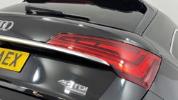 2022 (22) AUDI Q5 40 TDI Quattro S Line 5dr S Tronic 5659075