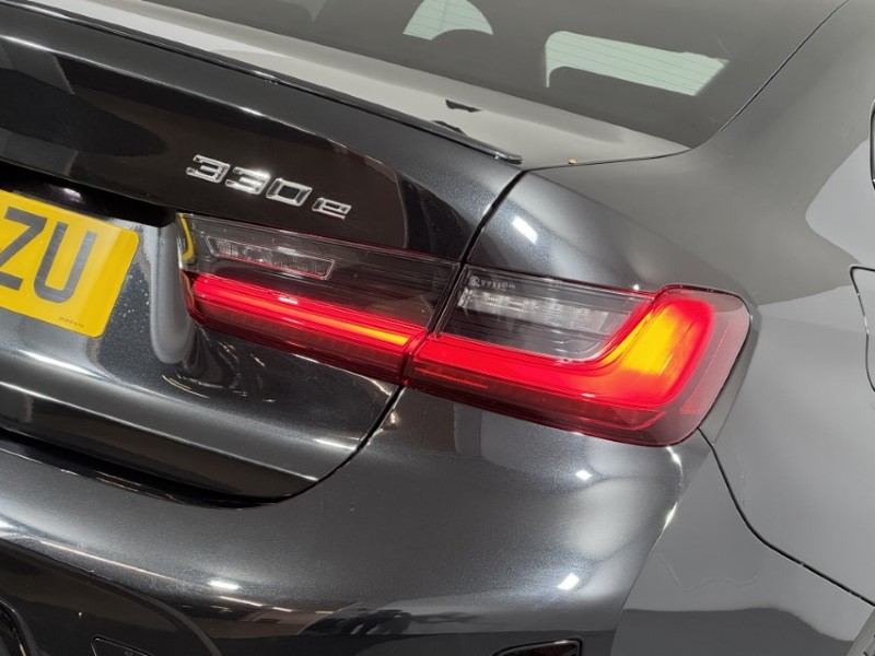 2024 (74) BMW 3 SERIES 330e 22.3 kWh M Sport 4dr Step Auto [Pro Pack] 5660858