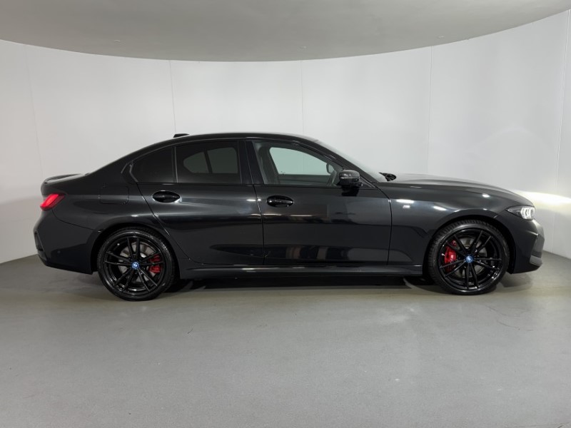 2024 (74) BMW 3 SERIES 330e 22.3 kWh M Sport 4dr Step Auto [Pro Pack] 5660873