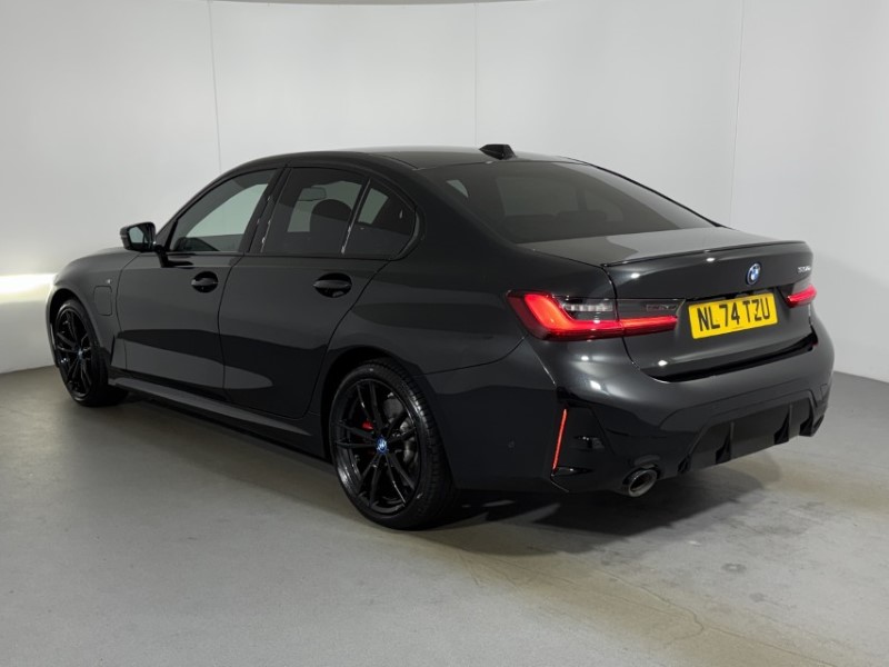 2024 (74) BMW 3 SERIES 330e 22.3 kWh M Sport 4dr Step Auto [Pro Pack] 5660878