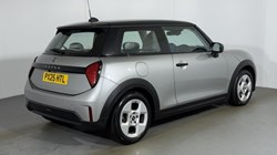 2025 (25) MINI COOPER 1.5 C Classic 3dr Auto 5681344