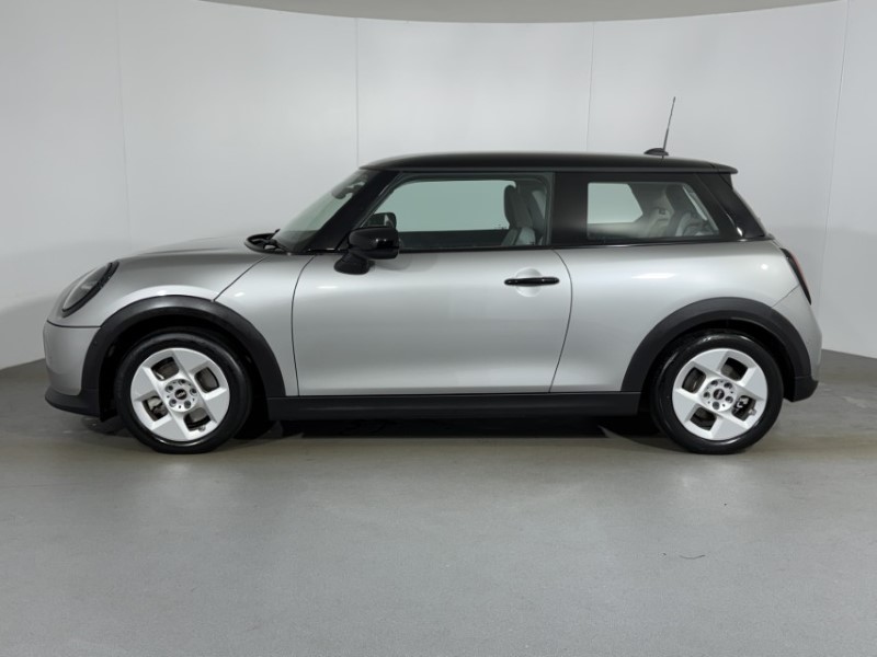 2025 (25) MINI COOPER 1.5 C Classic 3dr Auto 5681349