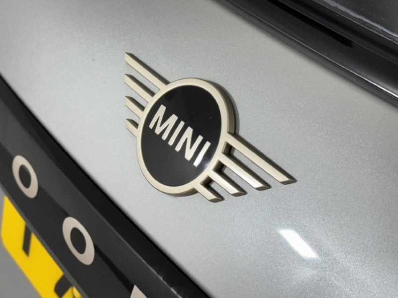 2025 (25) MINI COOPER 1.5 C Classic 3dr Auto 5681334