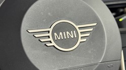 2025 (25) MINI COOPER 1.5 C Classic 3dr Auto 5681304
