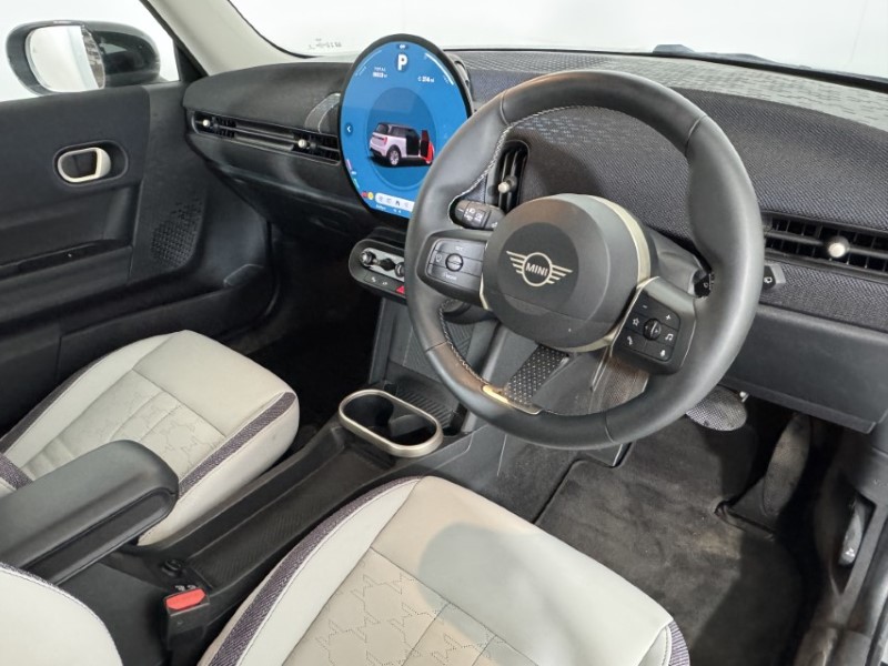 2025 (25) MINI COOPER 1.5 C Classic 3dr Auto 5681313