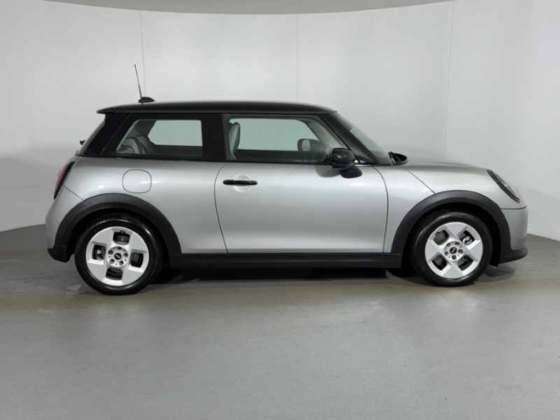2025 (25) MINI COOPER 1.5 C Classic 3dr Auto 5681345