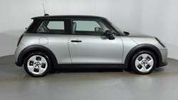 2025 (25) MINI COOPER 1.5 C Classic 3dr Auto 5681345