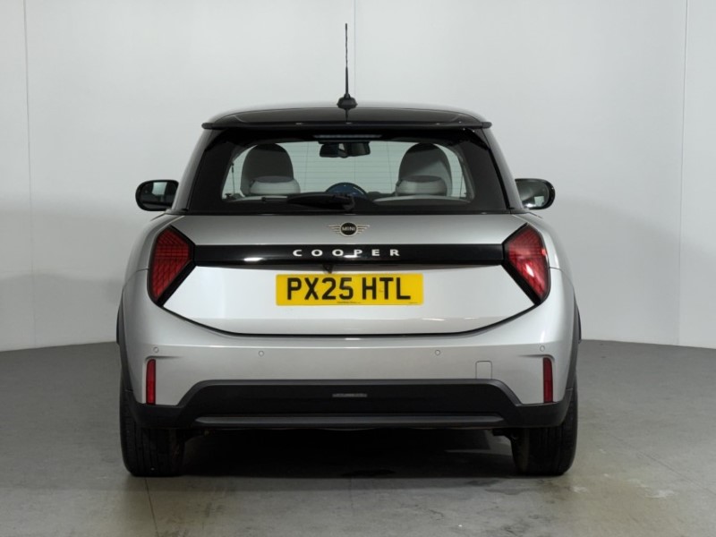 2025 (25) MINI COOPER 1.5 C Classic 3dr Auto 5681337