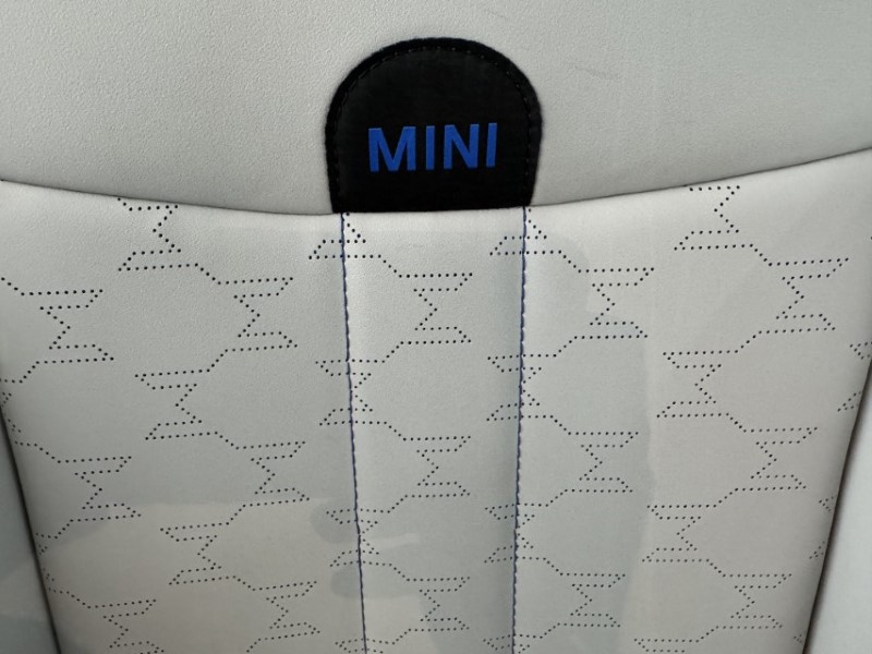 2025 (25) MINI COOPER 1.5 C Classic 3dr Auto 5681316