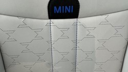 2025 (25) MINI COOPER 1.5 C Classic 3dr Auto 5681316