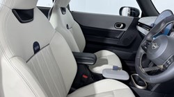 2024 (74) MINI COOPER 1.5 C Exclusive 3dr Auto 5697154