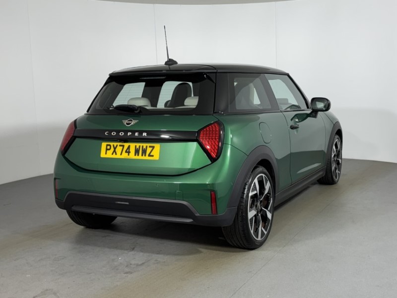 2024 (74) MINI COOPER 1.5 C Exclusive 3dr Auto 5697201