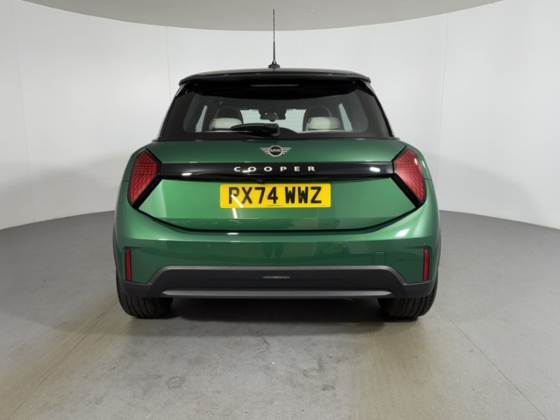 2024 (74) MINI COOPER 1.5 C Exclusive 3dr Auto 5697195