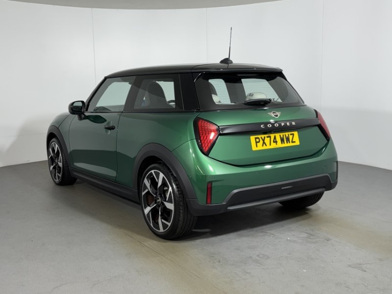 2024 (74) MINI COOPER 1.5 C Exclusive 3dr Auto 5697200