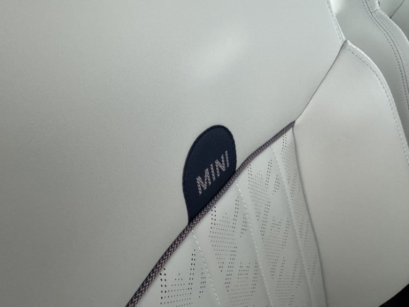 2024 (74) MINI COOPER 1.5 C Exclusive 3dr Auto 5697156