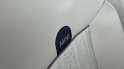 2024 (74) MINI COOPER 1.5 C Exclusive 3dr Auto 5697156