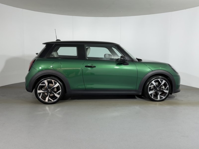 2024 (74) MINI COOPER 1.5 C Exclusive 3dr Auto 5697202