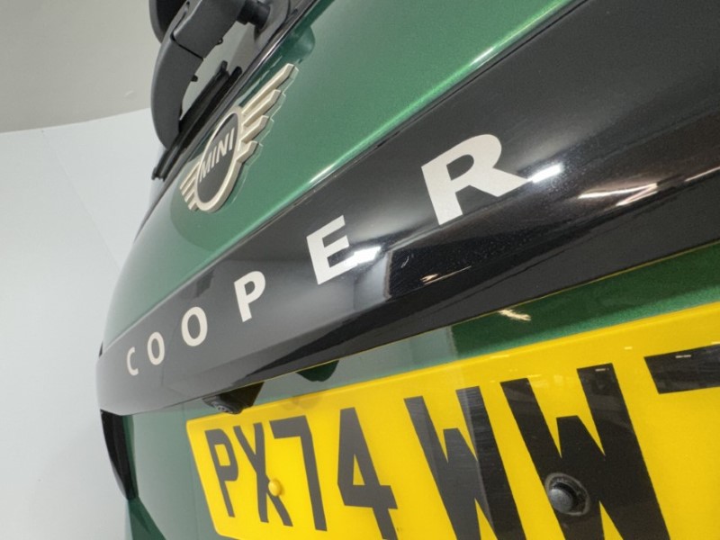2024 (74) MINI COOPER 1.5 C Exclusive 3dr Auto 5697169