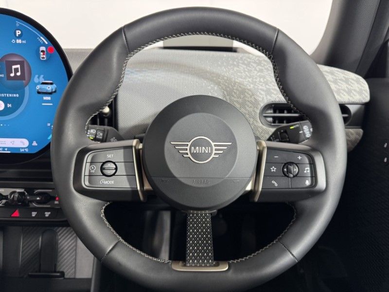 2024 (74) MINI COOPER 1.5 C Exclusive 3dr Auto 5697148