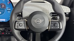 2024 (74) MINI COOPER 1.5 C Exclusive 3dr Auto 5697148