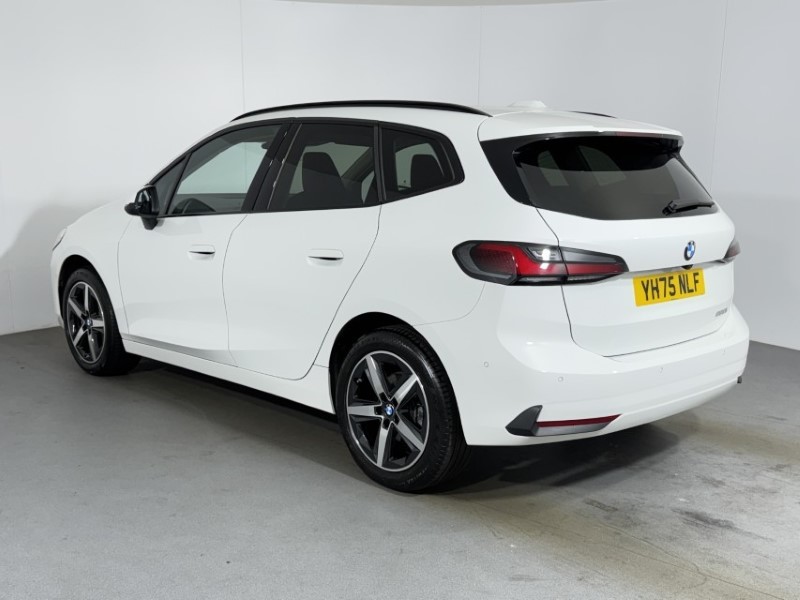 2025 (75) BMW 2 SERIES 220i MHT Sport 5dr DCT 5712641