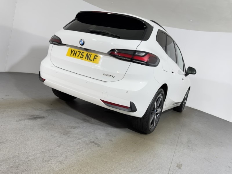 2025 (75) BMW 2 SERIES 220i MHT Sport 5dr DCT 5712616