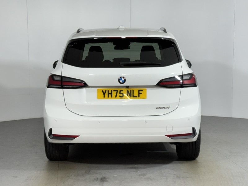 2025 (75) BMW 2 SERIES 220i MHT Sport 5dr DCT 5712622
