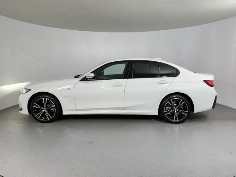 2024 (24) BMW 3 SERIES 330e xDrive M Sport 4dr Step Auto 5720270