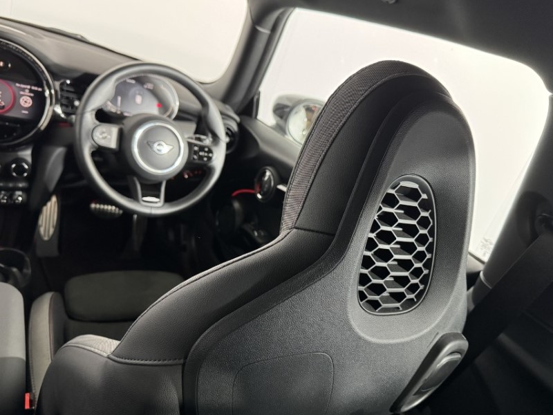 2024 (24) MINI HATCHBACK 1.5 Cooper Sport Premium 3dr Auto 5728786