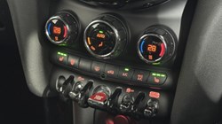 2024 (24) MINI HATCHBACK 1.5 Cooper Sport Premium 3dr Auto 5728757