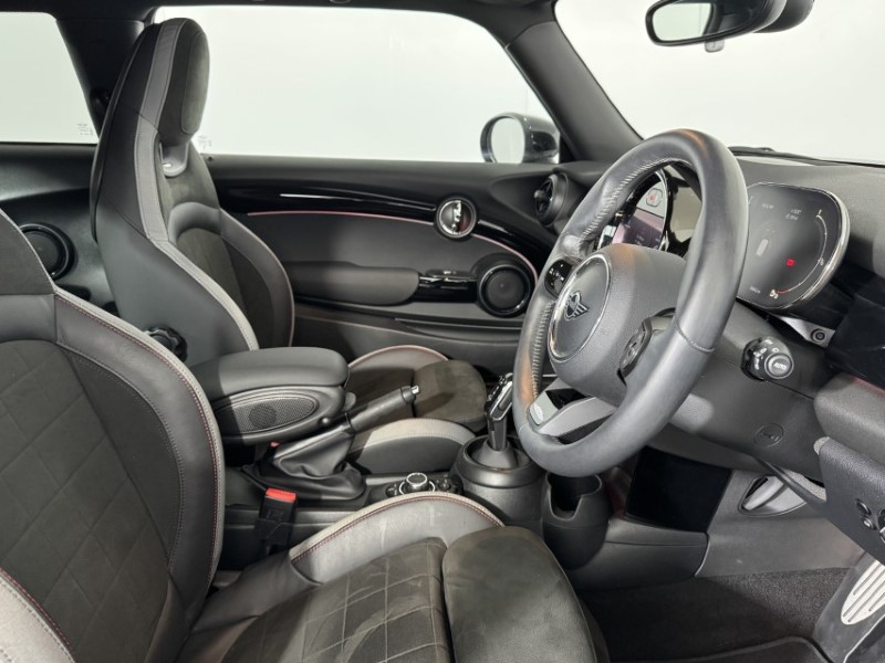2024 (24) MINI HATCHBACK 1.5 Cooper Sport Premium 3dr Auto 5728767