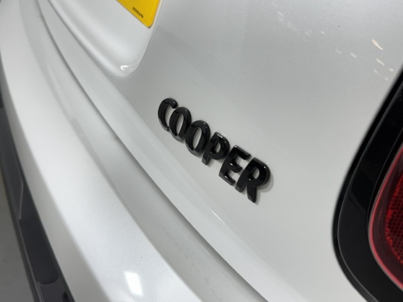 2024 (24) MINI HATCHBACK 1.5 Cooper Sport Premium 3dr Auto 5728781