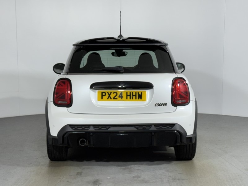 2024 (24) MINI HATCHBACK 1.5 Cooper Sport Premium 3dr Auto 5728784