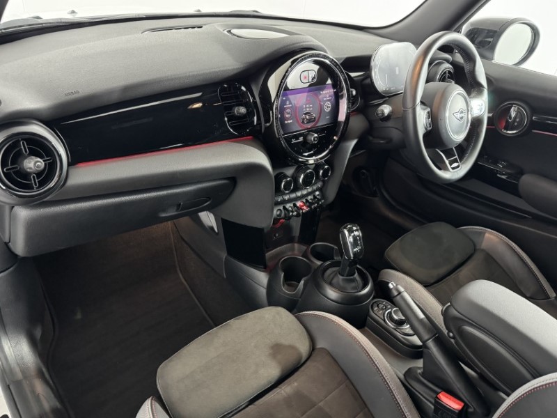 2024 (24) MINI HATCHBACK 1.5 Cooper Sport Premium 3dr Auto 5728788