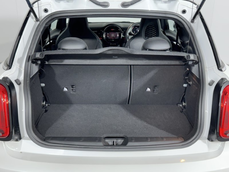 2024 (24) MINI HATCHBACK 1.5 Cooper Sport Premium 3dr Auto 5728783