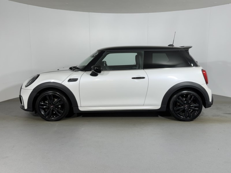 2024 (24) MINI HATCHBACK 1.5 Cooper Sport Premium 3dr Auto 5728797