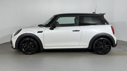 2024 (24) MINI HATCHBACK 1.5 Cooper Sport Premium 3dr Auto 5728797