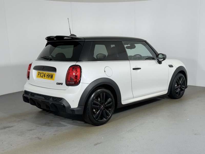 2024 (24) MINI HATCHBACK 1.5 Cooper Sport Premium 3dr Auto 5728791